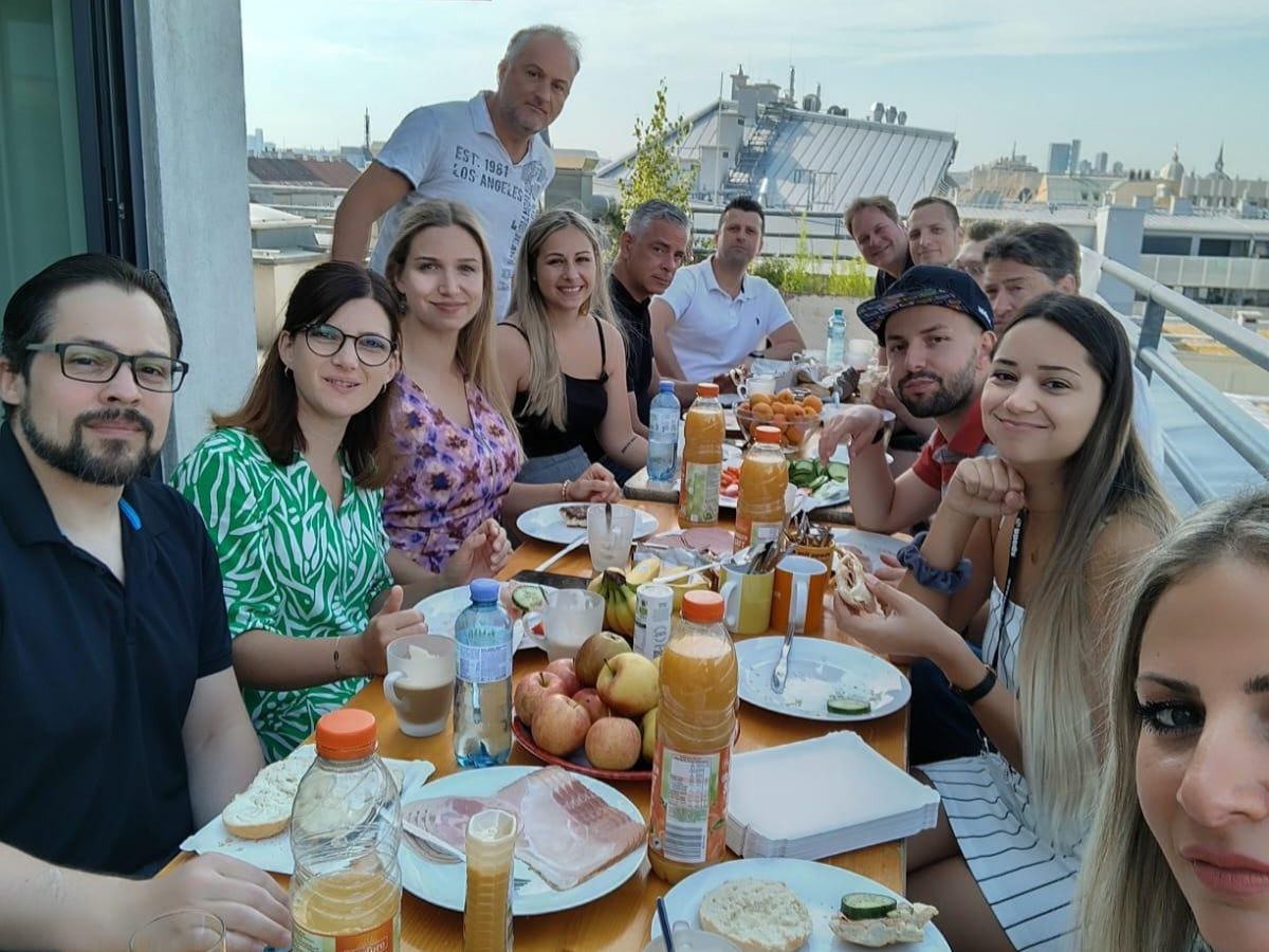 Gemeinsames Frühstück beim ppedv Company Meeting 2022